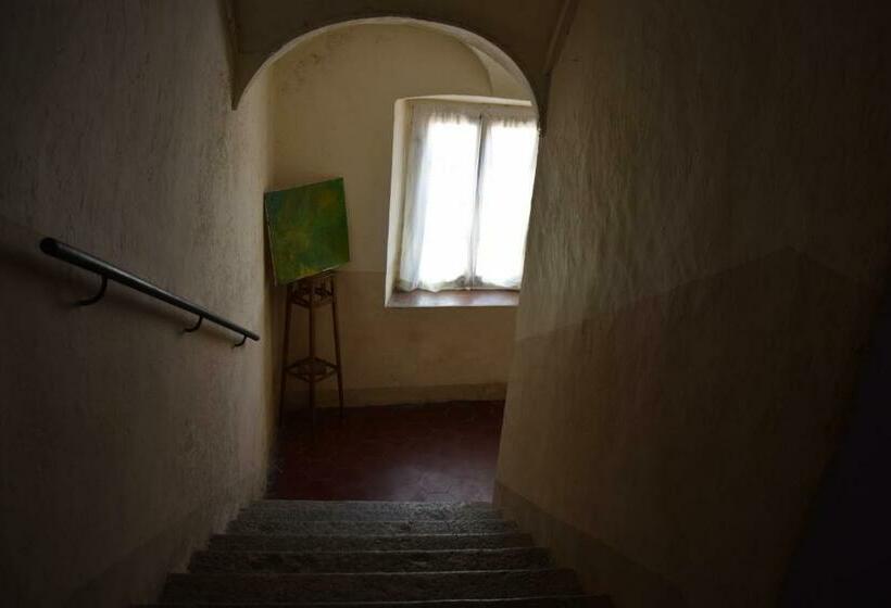 Pensjonat Alloggio D Epoca In Centro Storico A Dongo