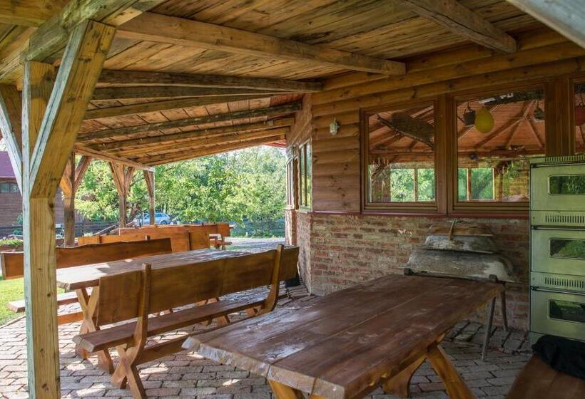 Пансион Farkasverem Vendégház