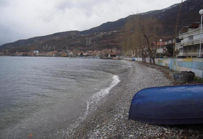 پانسیون Lile Pestani Accommodation