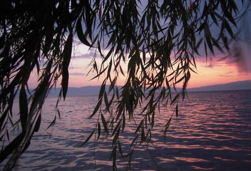 پانسیون Lile Pestani Accommodation