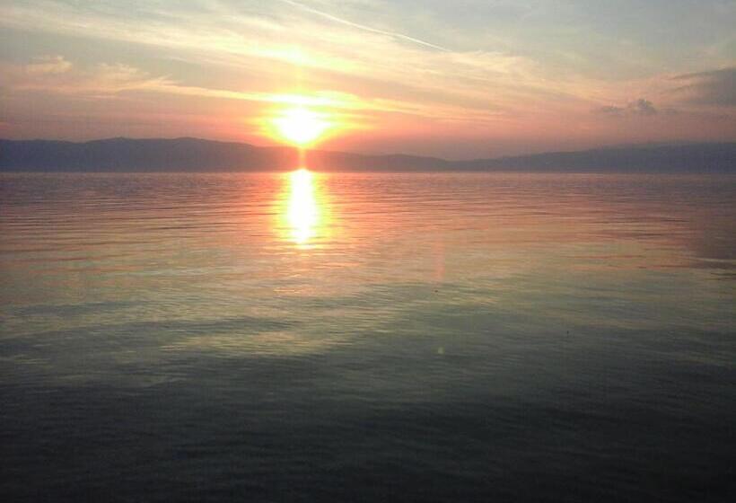 پانسیون Lile Pestani Accommodation