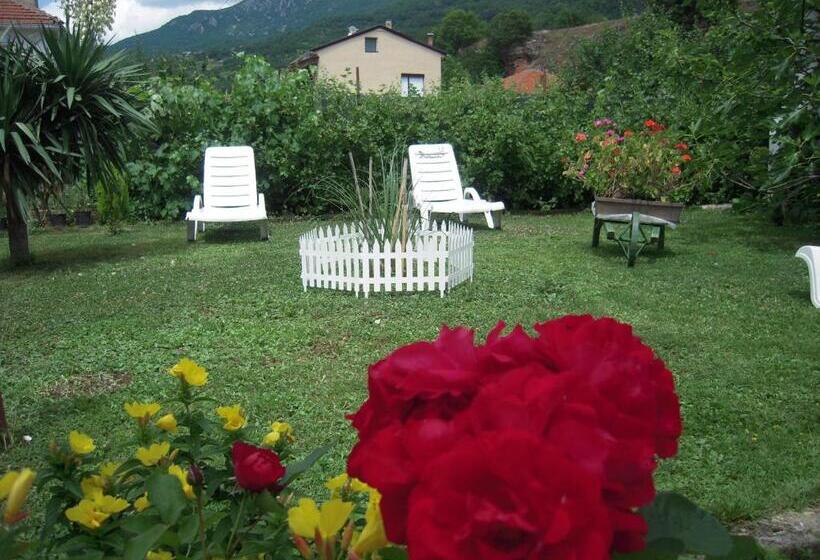 پانسیون Lile Pestani Accommodation