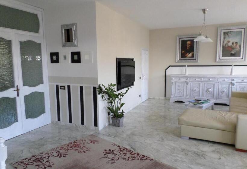 ペンション Villa Happy Days