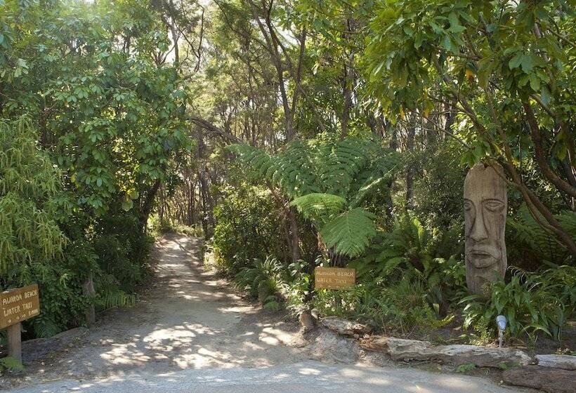 منتجع Awaroa Lodge