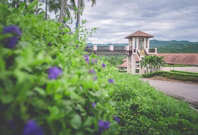 Leaves Valley Resort