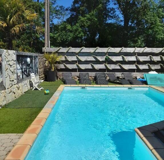 فندق صغير Carwyns Surf House