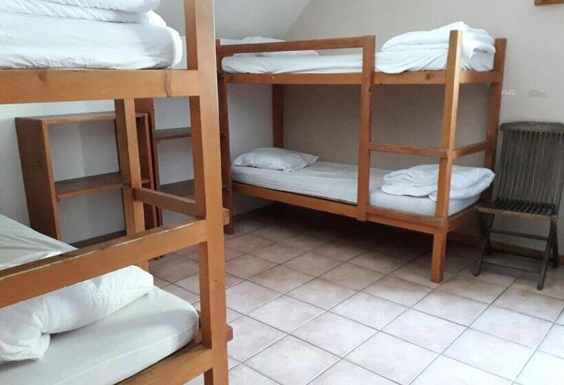 호스텔 Les Pinées