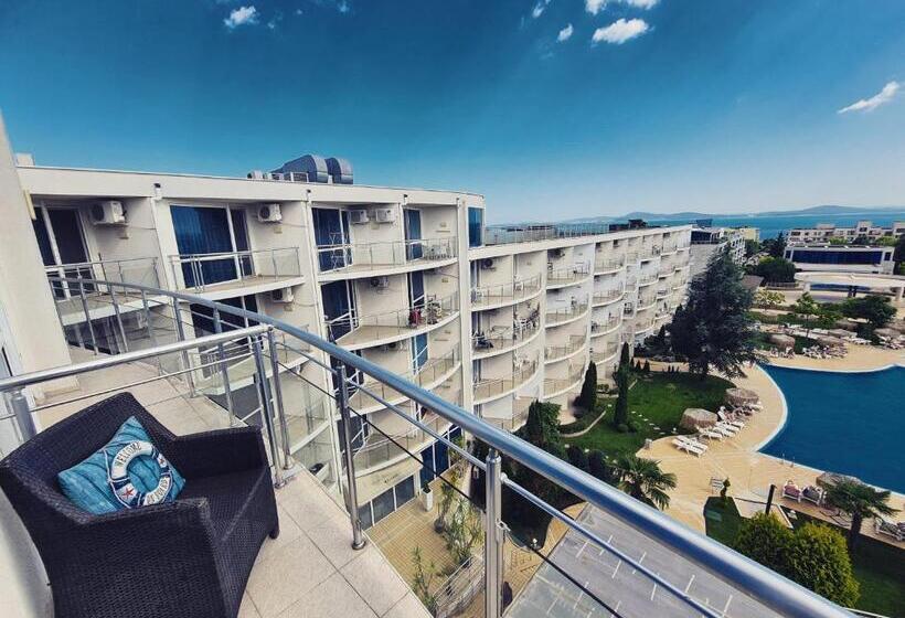 Atlantis Resort Sea View