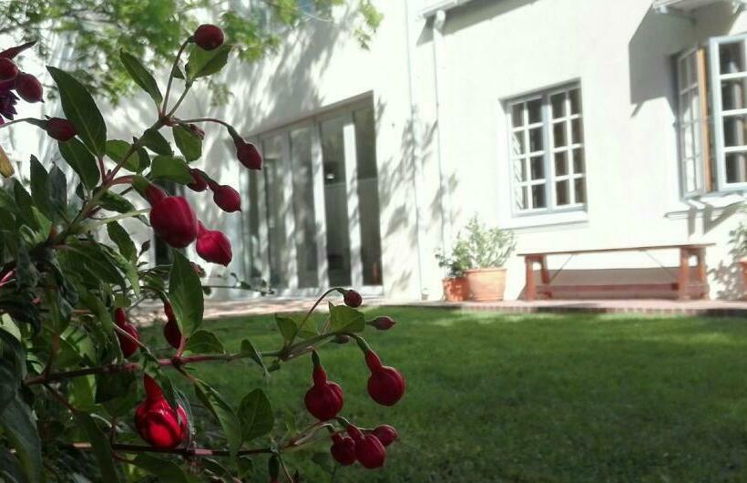 تختخواب و صبحانه 3 On Roux