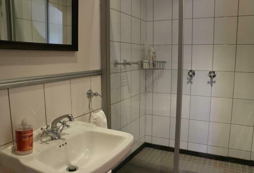 تختخواب و صبحانه 3 On Roux