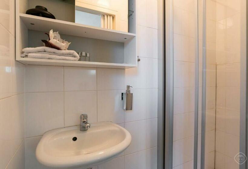 تختخواب و صبحانه Albert Cuyp Studio