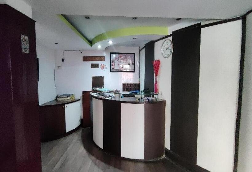 Capital O 8272 Hotel Pratigya Residency