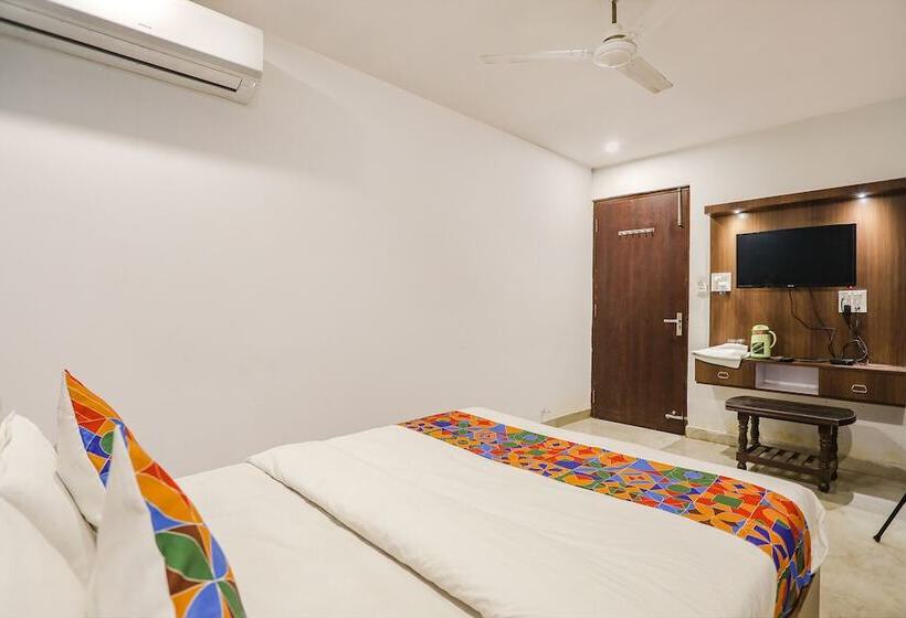 Fabhotel Usha Continental