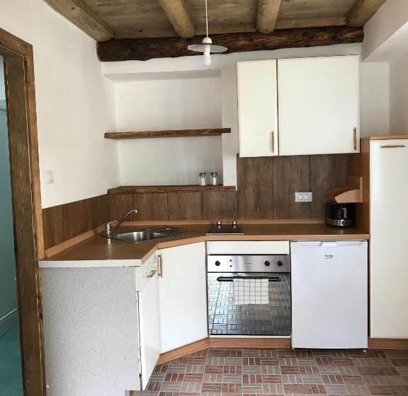 هتل Farmhouse Cvetje