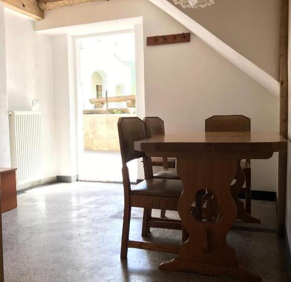 هتل Farmhouse Cvetje