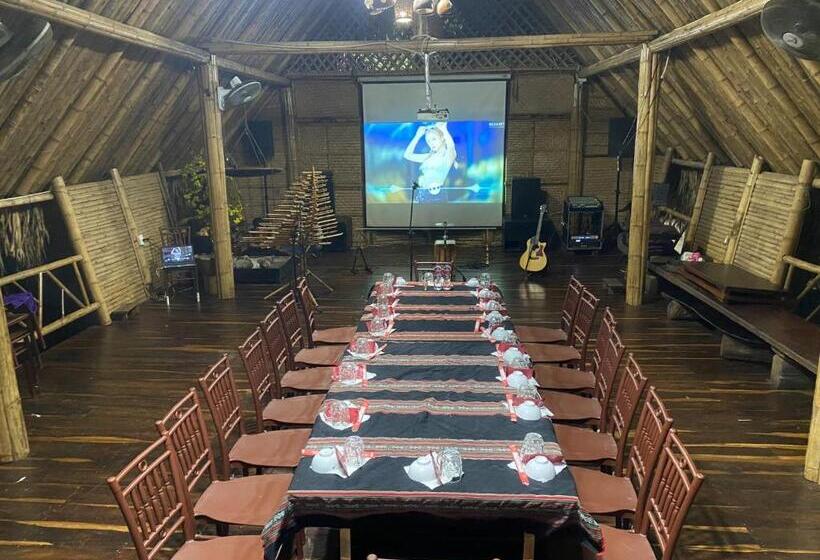 هتل Khu Du Lịch Sinh Thái Akoea