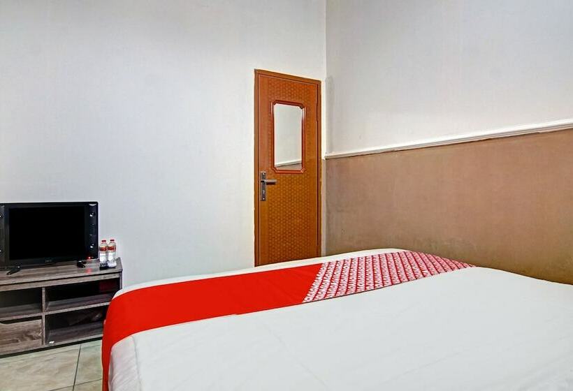 Отель Oyo 90358 Poris Residence Syariah