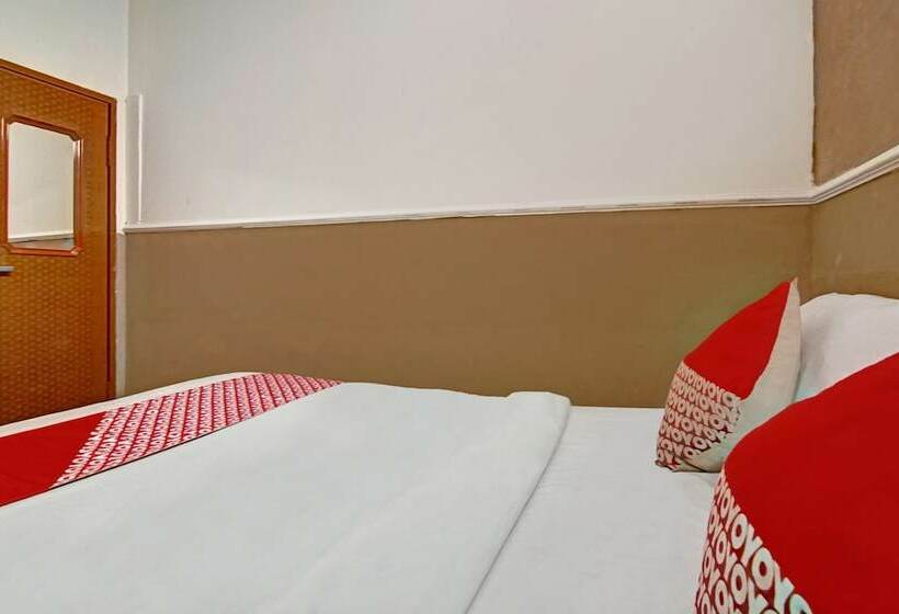 Отель Oyo 90358 Poris Residence Syariah