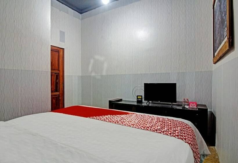 Отель Oyo 90358 Poris Residence Syariah