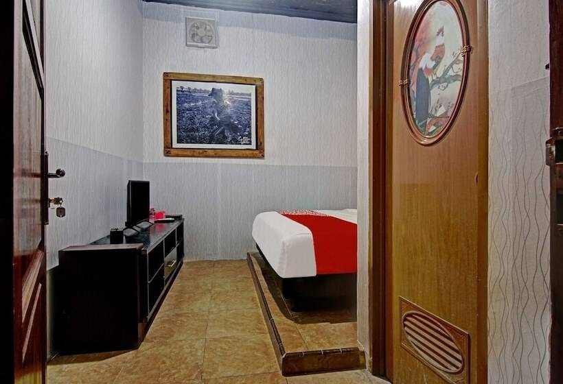 Отель Oyo 90358 Poris Residence Syariah