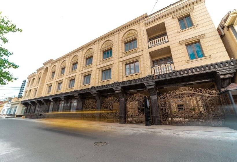 בית מלון כפרי Shohjahon Palace