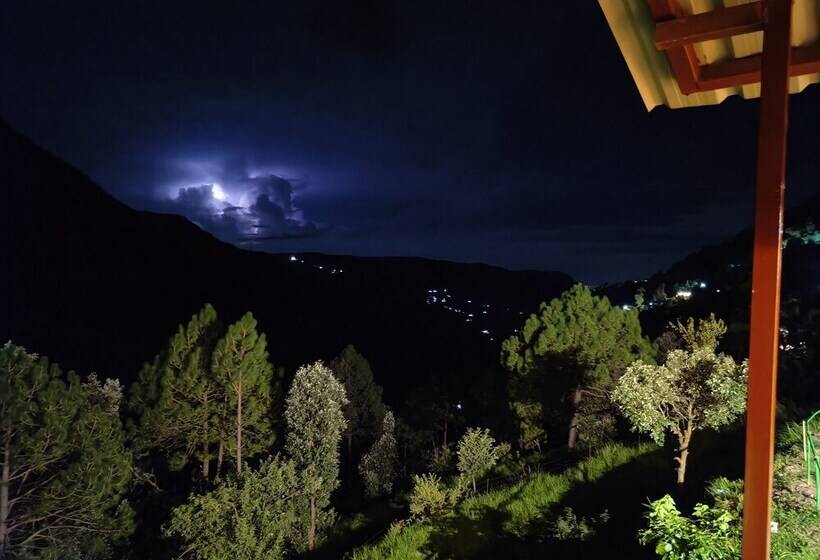 Отель The Sunbird Retreat Resort