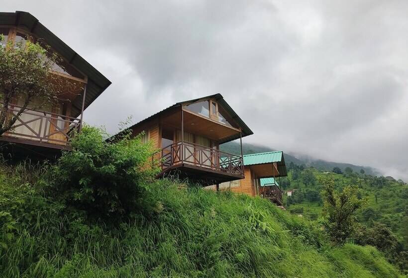 Отель The Sunbird Retreat Resort