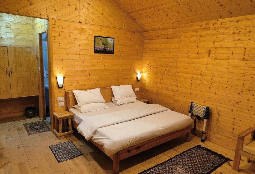 Отель The Sunbird Retreat Resort