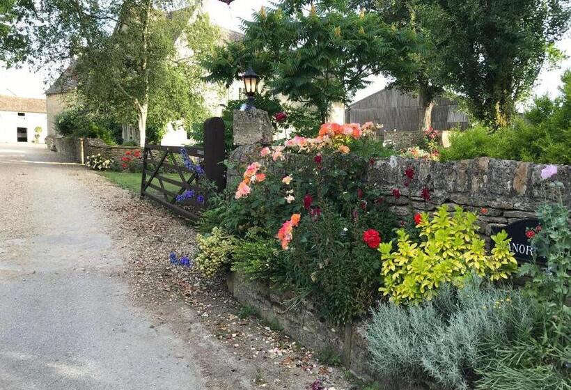 Отель The Manor Farm Alderton