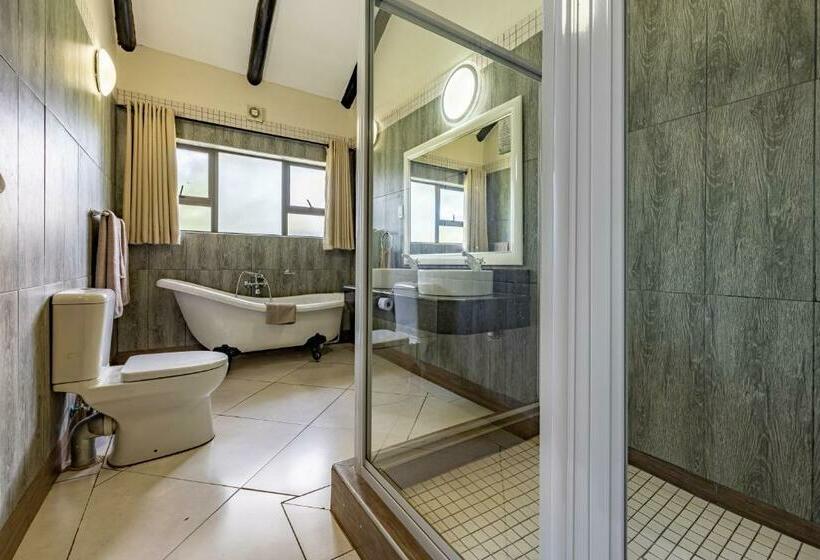 فندق Zulu Nyala Heritage Safari Lodge