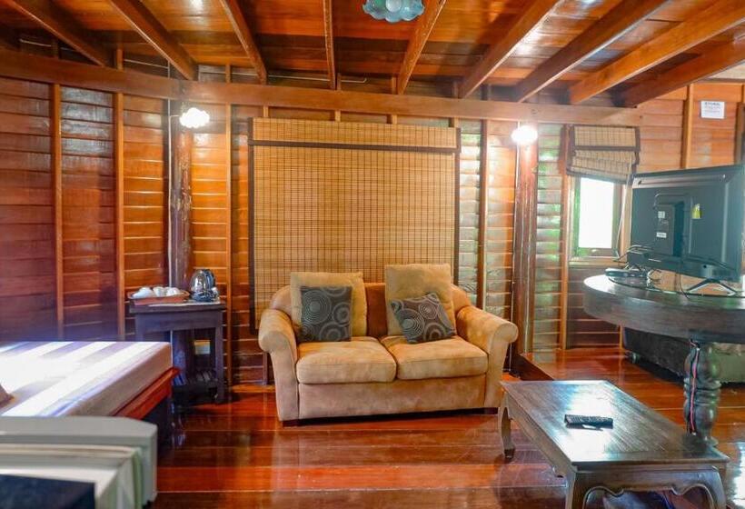 Kaengkrachan Boathouse Paradise Resort