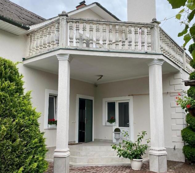 پانسیون вилла поляна