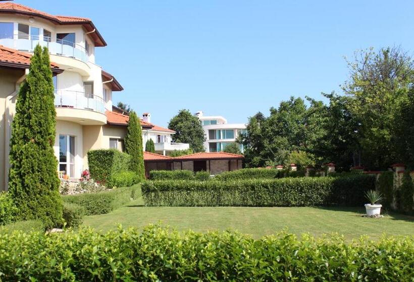 ペンション Complex Pika