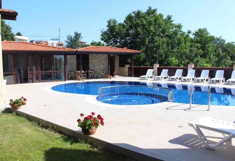 ペンション Complex Pika