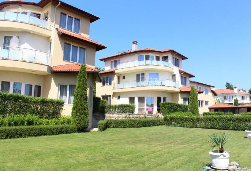 ペンション Complex Pika