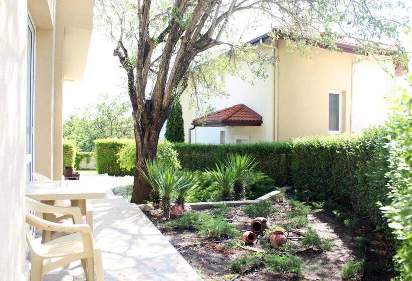 ペンション Complex Pika