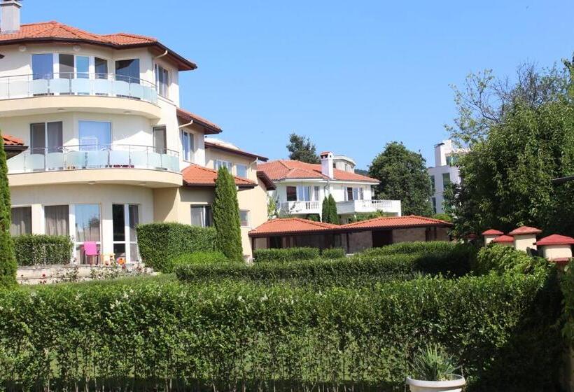 ペンション Complex Pika