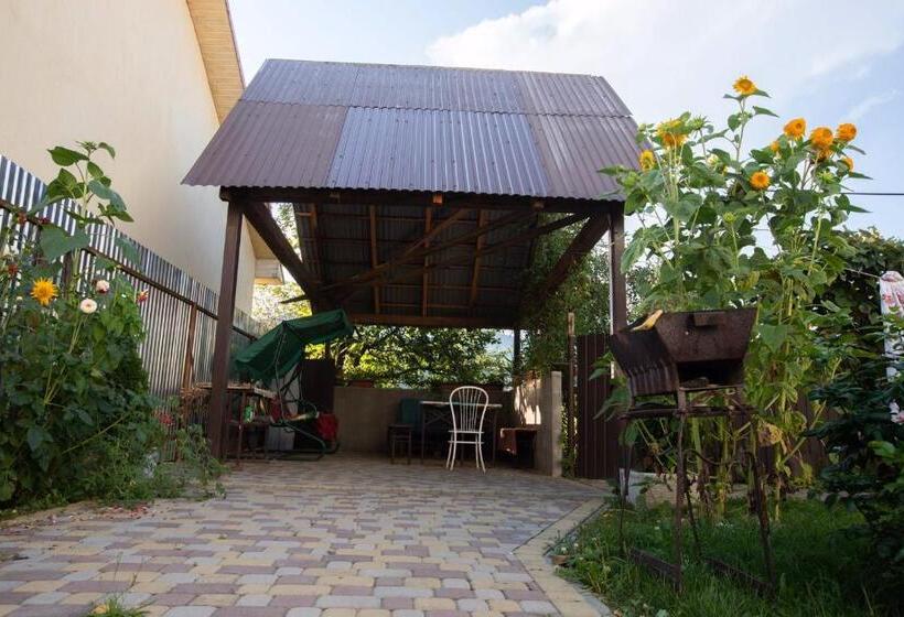 Пансион Guest House In Drachino