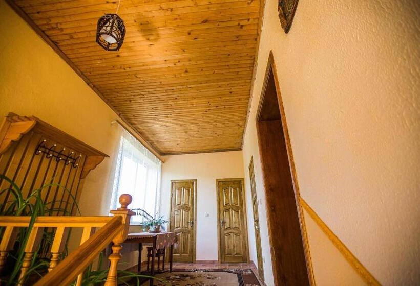 Пансион Guest House In Drachino