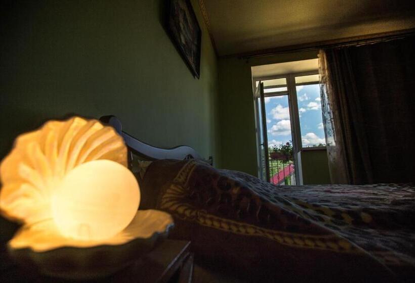 Пансион Guest House In Drachino