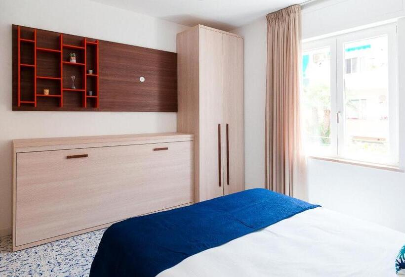 פנסיון Luxury Napolitano