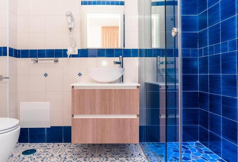 פנסיון Luxury Napolitano