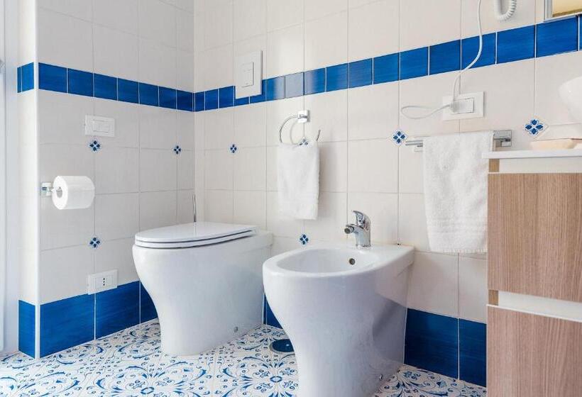 פנסיון Luxury Napolitano