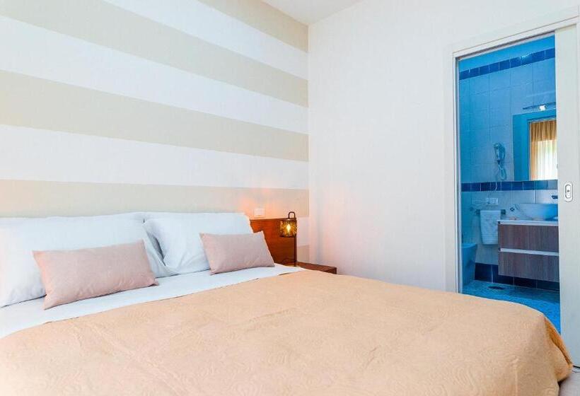 פנסיון Luxury Napolitano