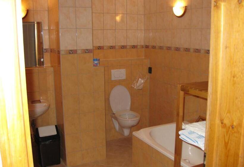 펜션 Penzión Normandia