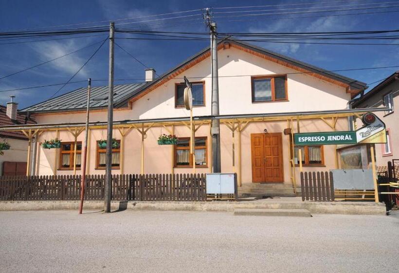 פנסיון Penzion Jendrál