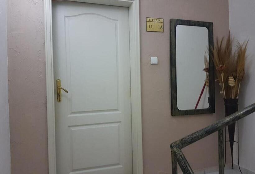 ペンション Rooms Nesebar Eli