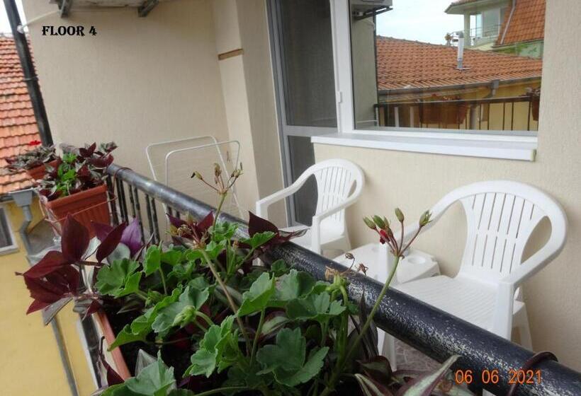 ペンション Rooms Nesebar Eli