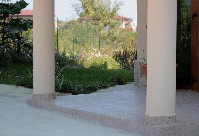 Пансион Tangra Guest House