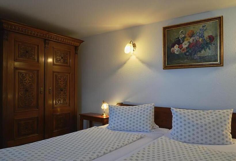 Пансион Várfal Vendégház